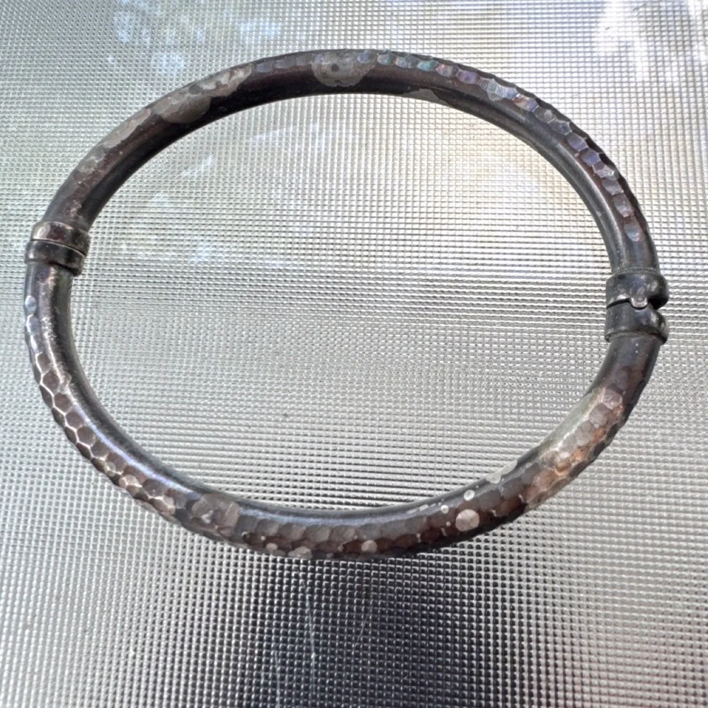 Vintage 925 Thailand Sterling Silver Hammered Bangle Bracelet Hinged Patina